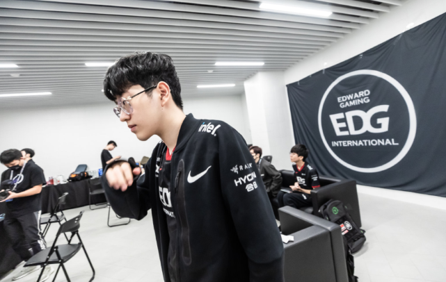 让我们深入 让我们深入