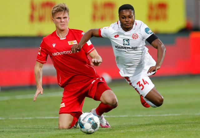 束手无策 束手无策