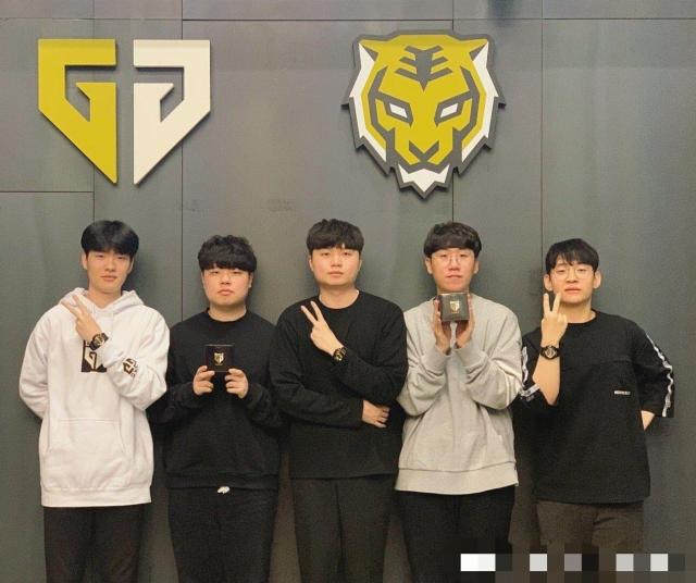 尽管经历过 尽管经历过